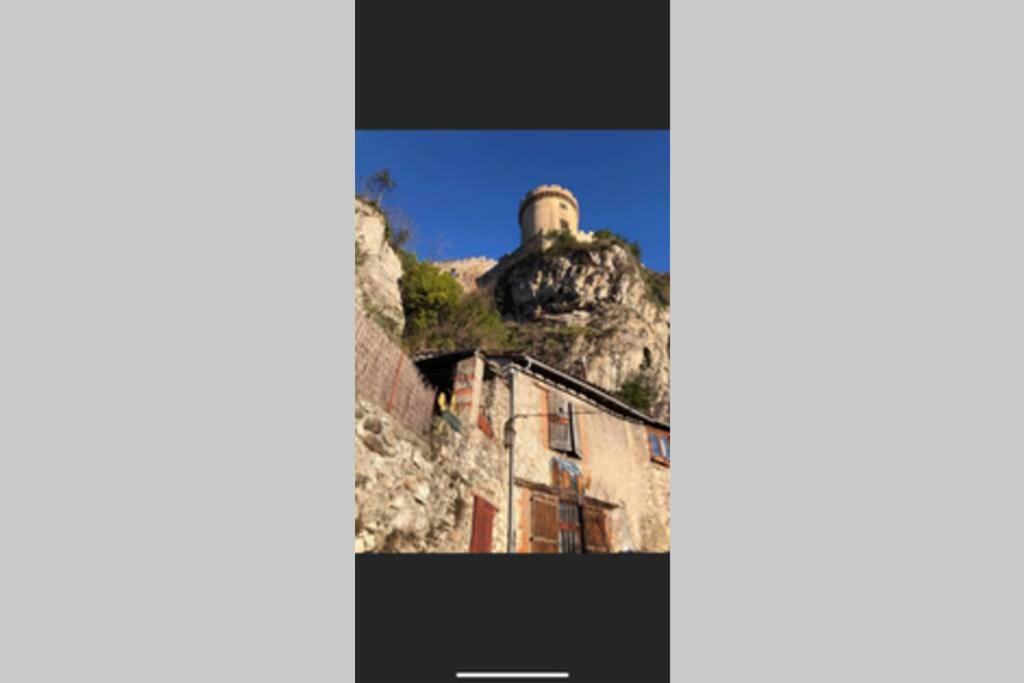 Le Gite De La Vallee Du Douctouyre Dun Εξωτερικό φωτογραφία
