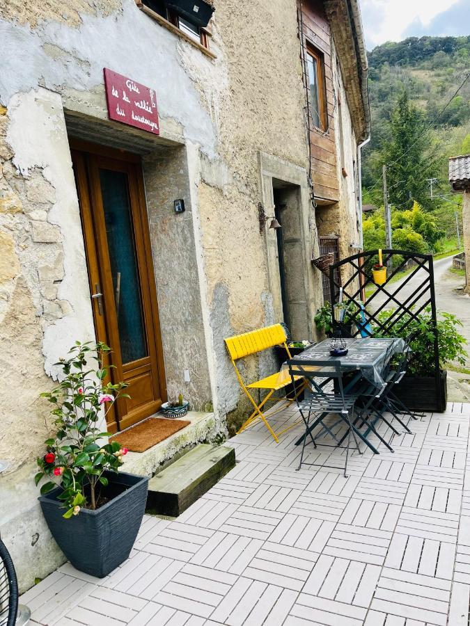 Le Gite De La Vallee Du Douctouyre Dun Εξωτερικό φωτογραφία